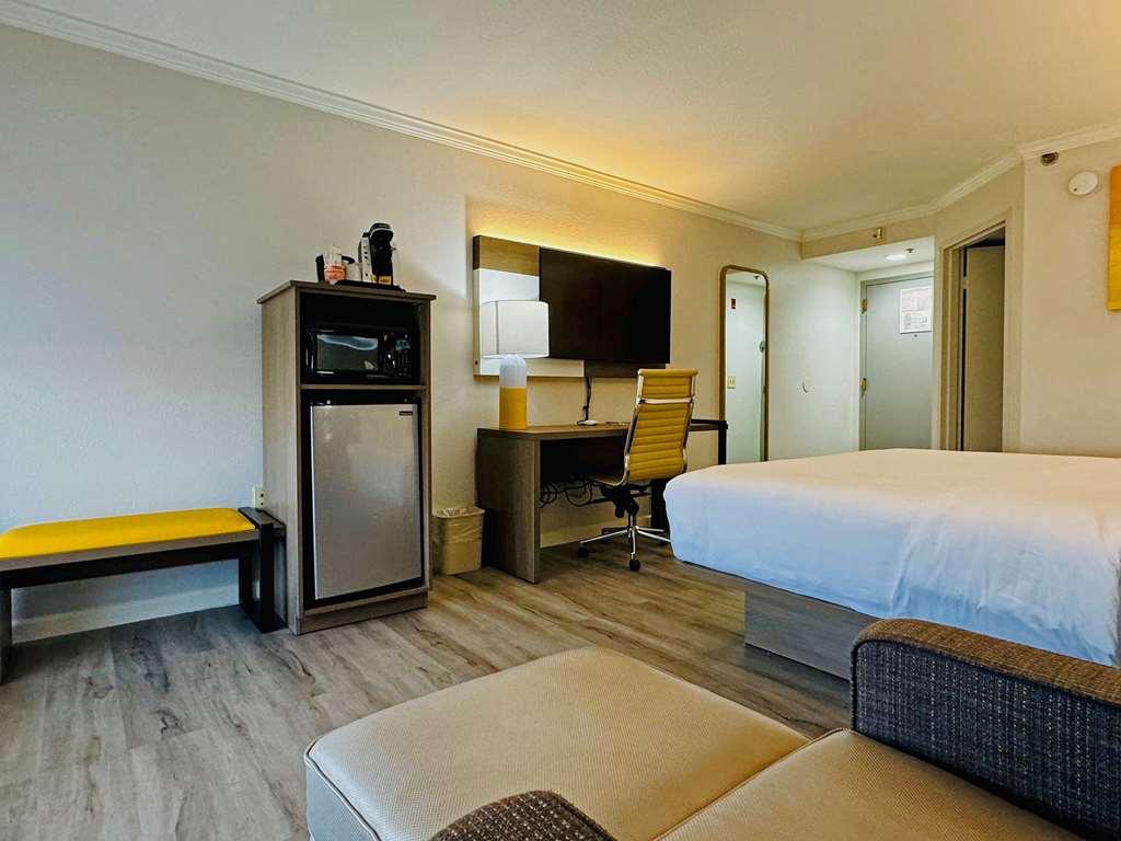 Comfort Inn & Suites Houston I-10 West Energy Corridor Bilik gambar